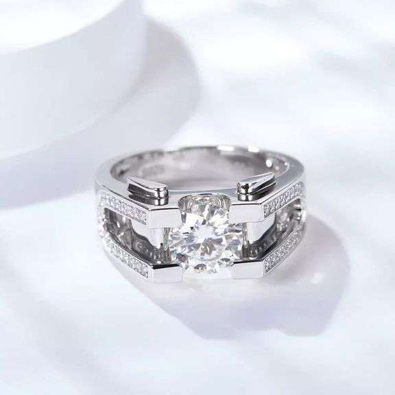 Men's Dynamic 18 Kt White Gold Plate 2 Ct VVs1 Lab Simulated Diamond Ring