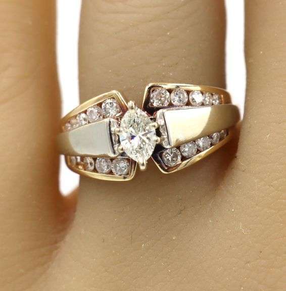 14kt Yellow gold 0.65ctw marquise and RBC diamond engagement ring
