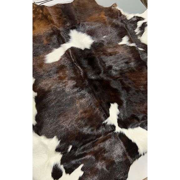 100% Genuine Calfskin Tricolor Cowhide Rug