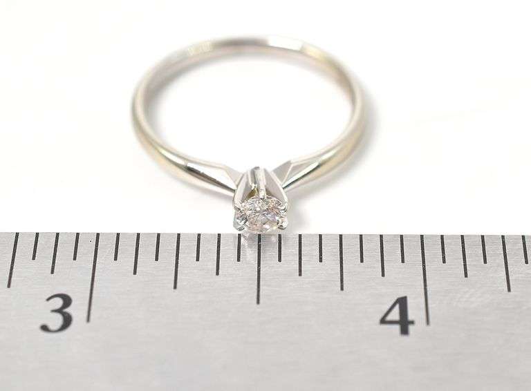 Appealing 14K White Gold Solitaire Diamond Ring