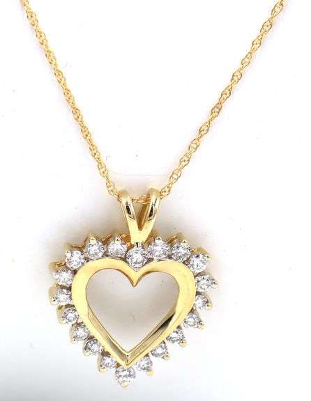 14kt Yellow gold 0.75ctw diamond heart shaped pendant on chain