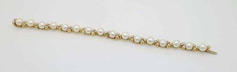 18k Yellow Gold Pearl & Diamond Bracelet