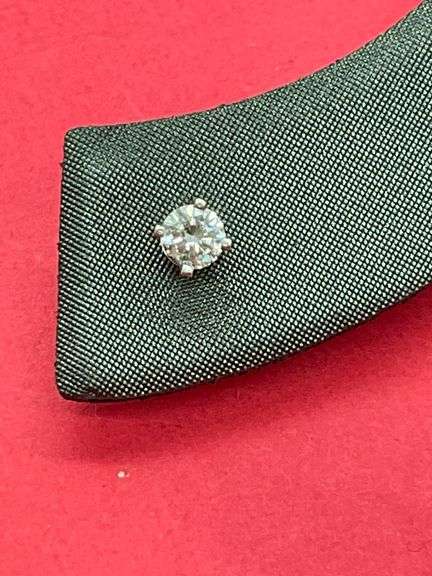 14K WHITE GOLD DIAMOND STUDS