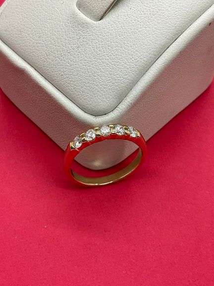 LADIES 14YELLOW GOLD DIAMOND BANDK