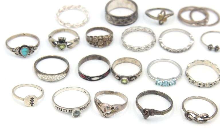 Group lot of Vintage 925 sterling silver rings
