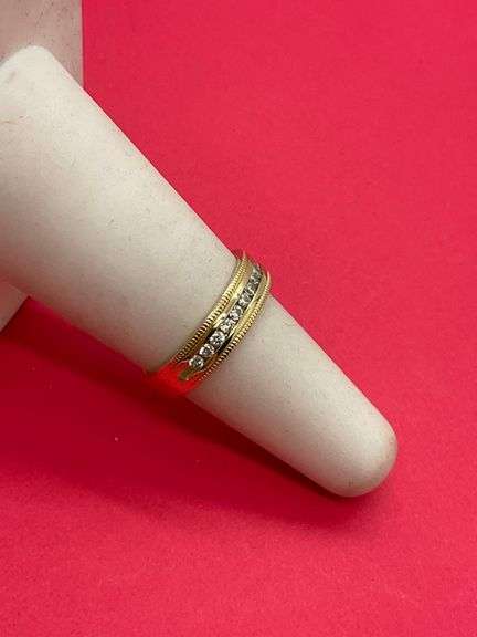 14K YELLOW GOLD DIAMOND BAND