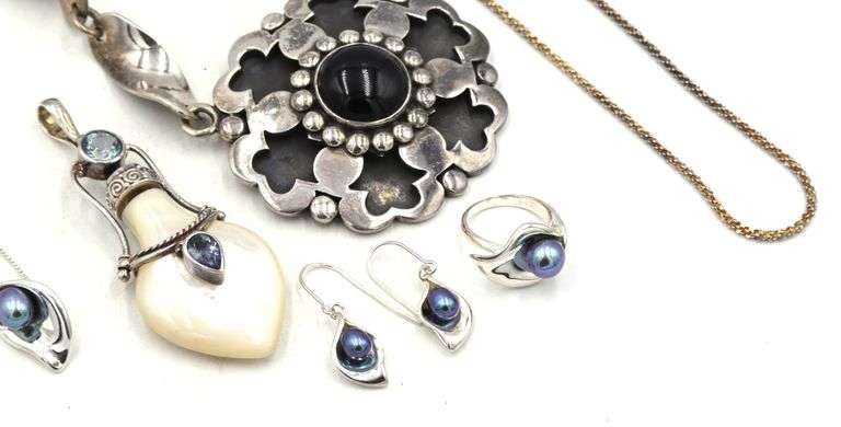 Group lot of vintage 925 sterling silver jewelry