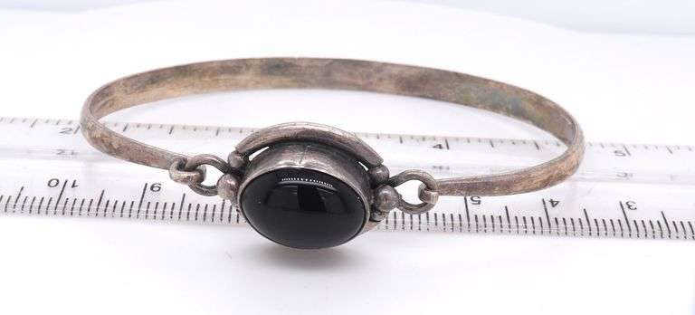 Vintage 925 sterling silver black onyx cuff bangle