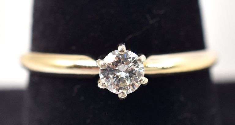 Fabulous 14K Yellow Gold Diamond Ring