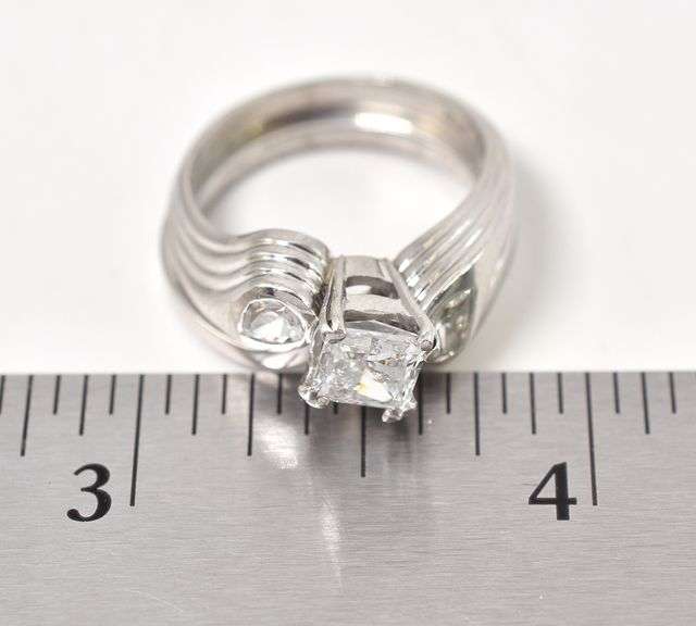 Shimmering Approx. 1.25CTW Platinum Diamond Ring