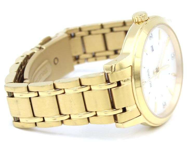 Bulova gold tone quartz round watch