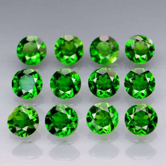 Top forest green 3.58ct Chrome Diopside set
