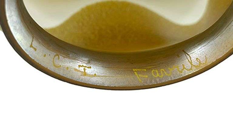 Very rare Original vintage oil lamp from the 1960s, signed by Tiffany
