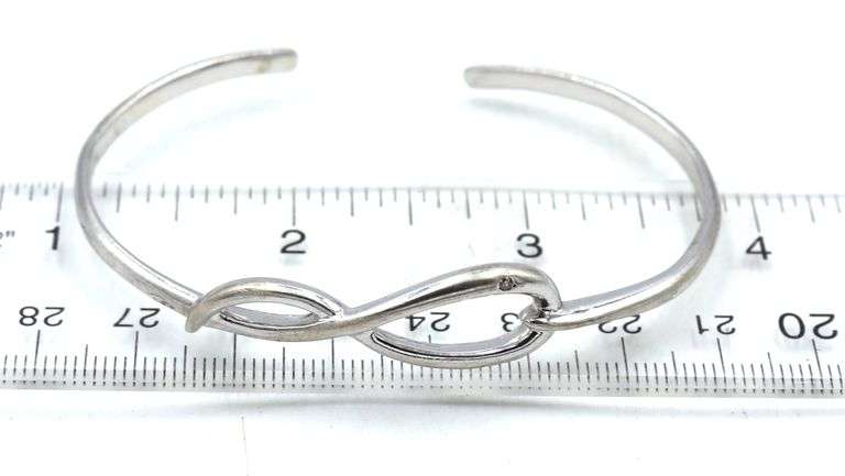 Group lot of 5 Vintage 925 sterling silver bangles