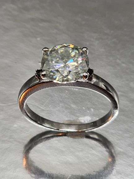 Stunning 3.25 Ct VVs1 White I-J Lab Simulated Diamond Ring