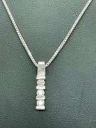 14K WHITE GOLD NECKLACE WITH DIAMOND PENDANT