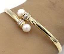 14kt Yellow gold 6.5-7mm pearl and diamond accent flexible bangle