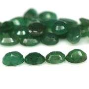Simply gorgeous 8.50ct rich green Emerald set