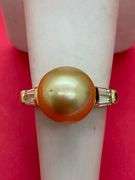 LADIES 14K YELLOW GOLD DIAMOND AND SOUTH SEA PEARL RING