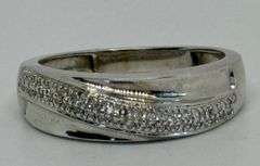 10K White Gold Round Brilliant Cut Diamond Ring