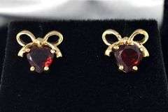 Attractive 14K Yellow Gold Red Garnet Stud Earrings