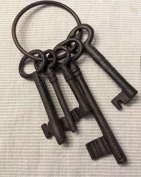 Old Cast Iron Skeleton Keys Set