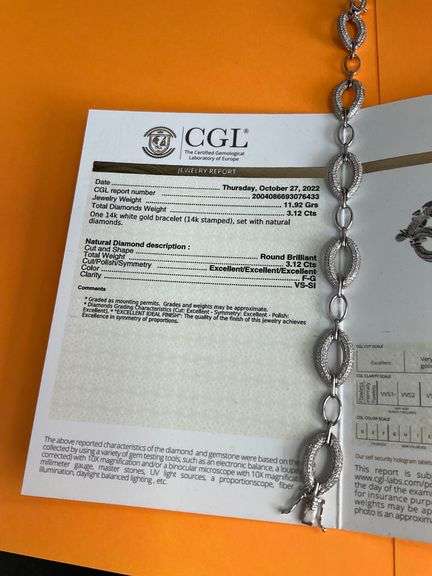 CERTIFIED BRAND NEW 14K WHITE GOLD AND DIAMOND LINK BRACELET.