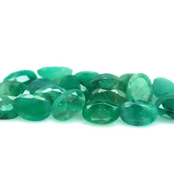 Heavy 8.20ct 18 piece Zambian Emerald set