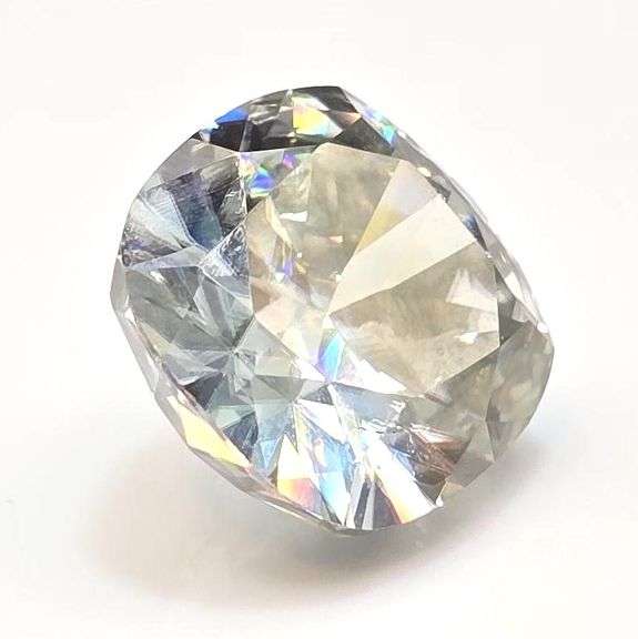 Gorgeous 4.85 Ct Sparkling VVs1 H-I Lab Simulated Diamond Solitaire