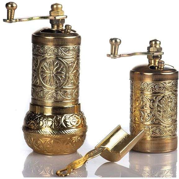 Cast Iron Grinder with Crank Handle
