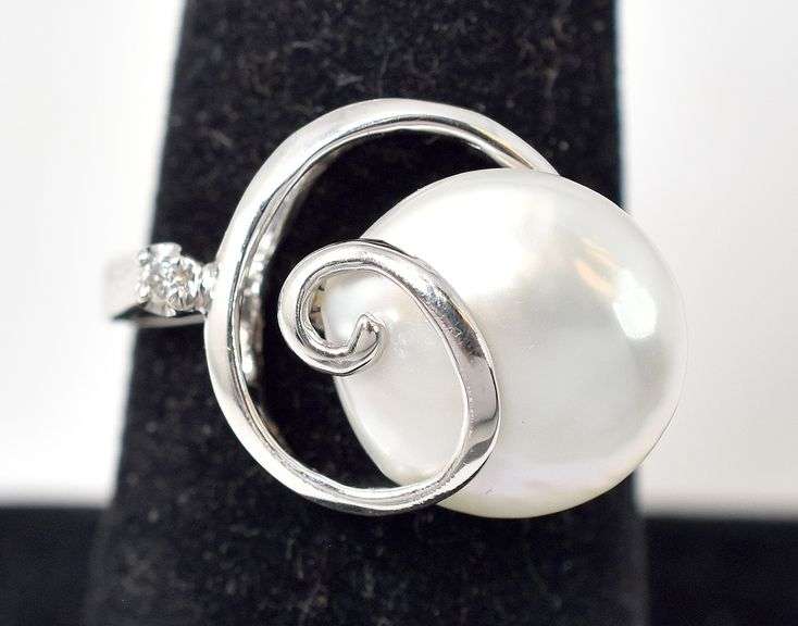Unique 14K White Gold Pearl and Diamond Ring