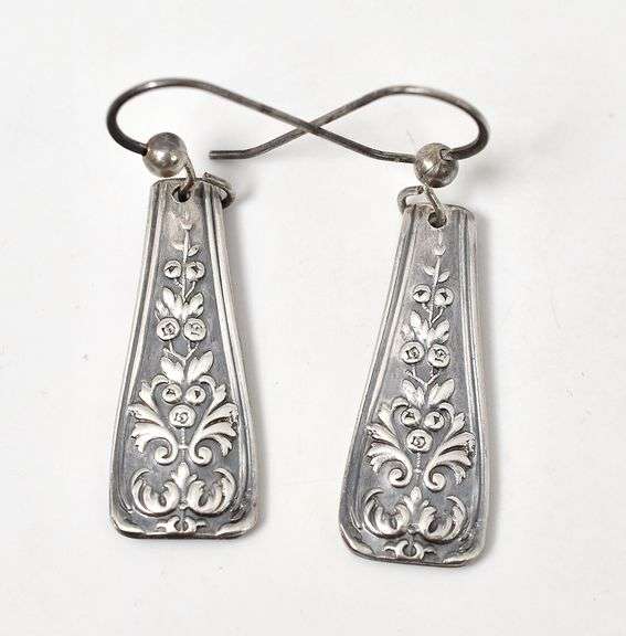 Floral Design Handle Earrings in Sterling Silver 4.6grams