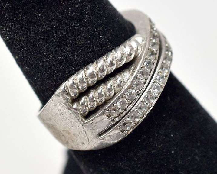 Twist Band Ring with Small Gems in Sterling Silver 5.1grams Size 6.5