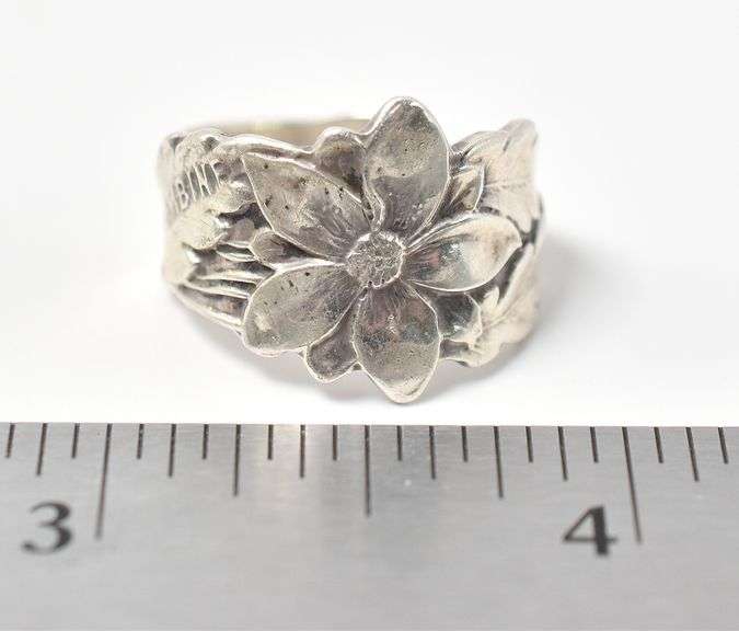 Small Flower Ring with text in Sterling Silver 5.5grams Size 6.5