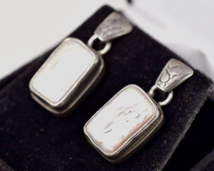 Mother of Pearl Dangle Earrings in Sterling Silver 7.4grams