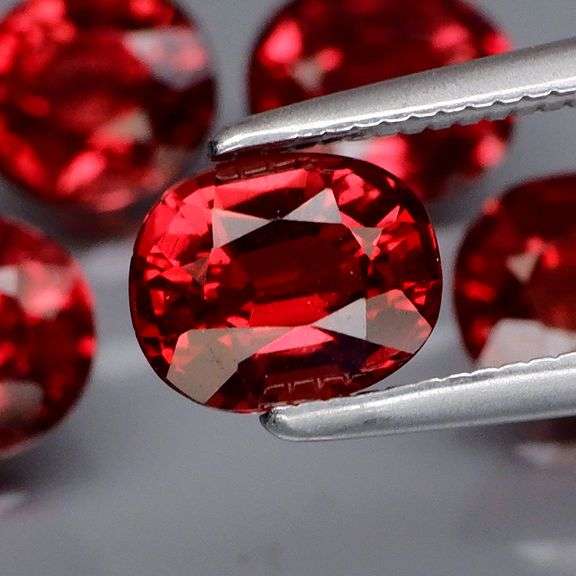 Glittering! 5.49ct UNTREATED cherry red Rhodolite Garnet set