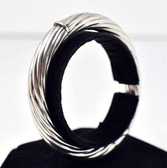 Twist Band Bracelet with Push Release Clasp in Sterling Silver 30.5grams