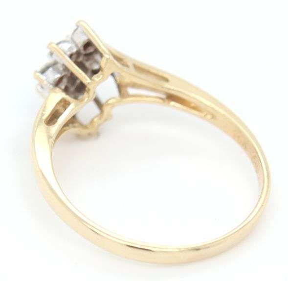 Tasteful 14K YG Diamond Cluster Ring