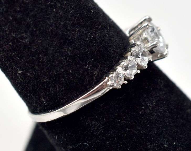 Dainty Clear Stone Ring in Sterling Silver 1.7grams Size 7.5