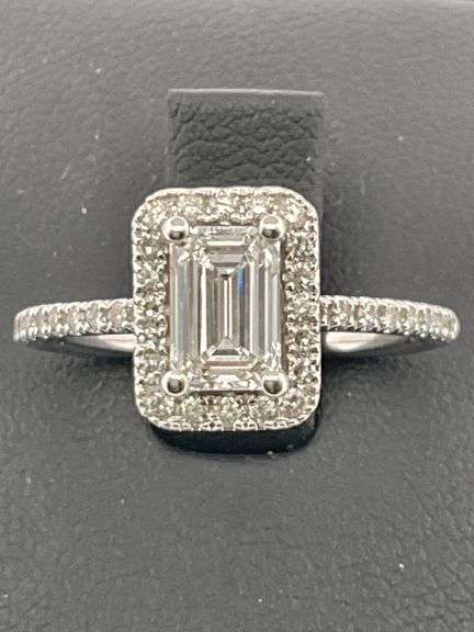 CERTIFIED BRAND NEW 14K WHITE GOLD DIAMOND ENGAGEMENT RING