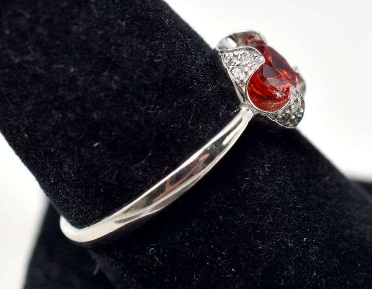 Bright Red Stone Ring in Sterling Silver 2.7grams Size 8 1/4