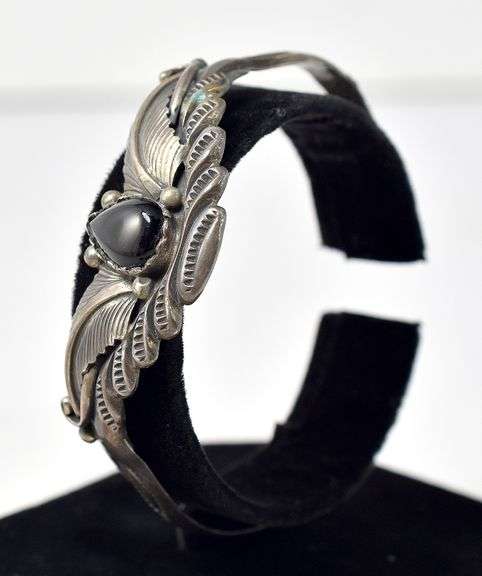 Leaf Cuff Bracelet with Onyx in Sterling Silver 18.7grams