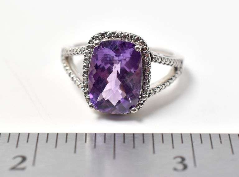 Square Amethyst Ring in Sterling Silver 5grams Size 8 3/4