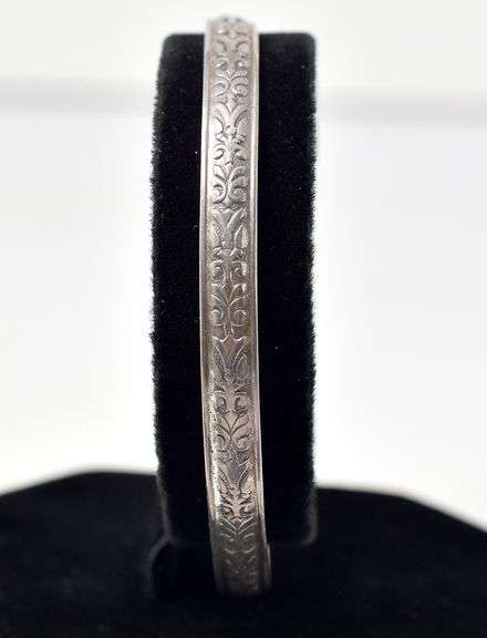 Bangle with Pattern in Sterling Silver 7.2grams