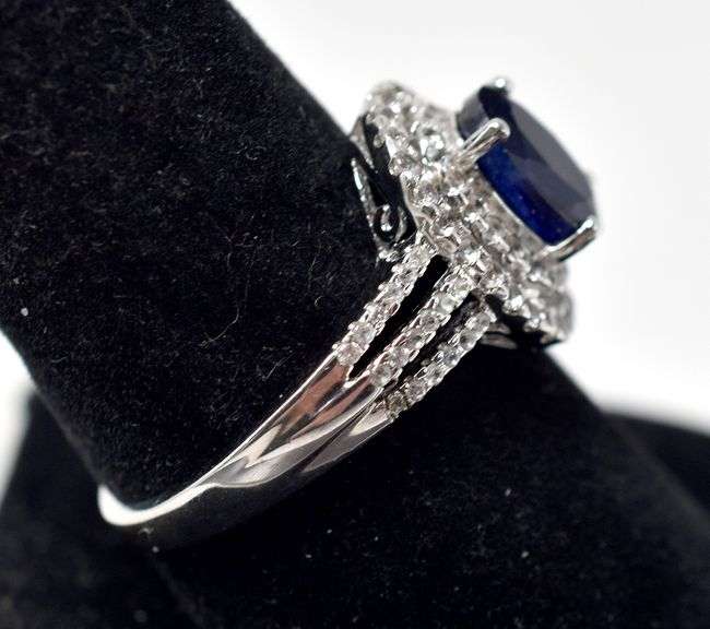 Deep Blue Gemstone Ring with Accent Gems in Sterling Silver 4.1grams Size 9