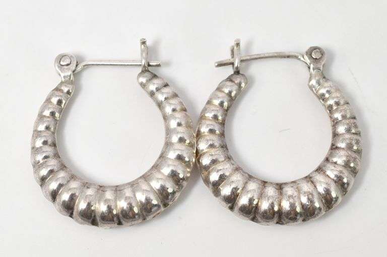 Ribbed Hoop Earrings in Sterling Silver 3.7grams