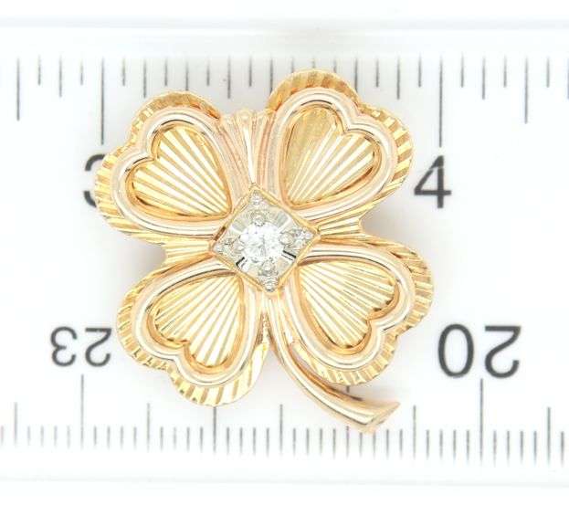 Lucky 14K Four Leaf Clover Brooch with Diamond