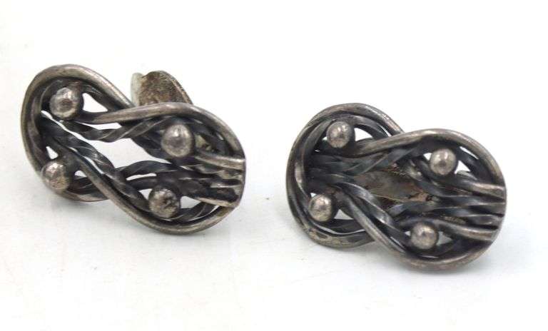Group lot of Vintage 925 sterling silver jewelry