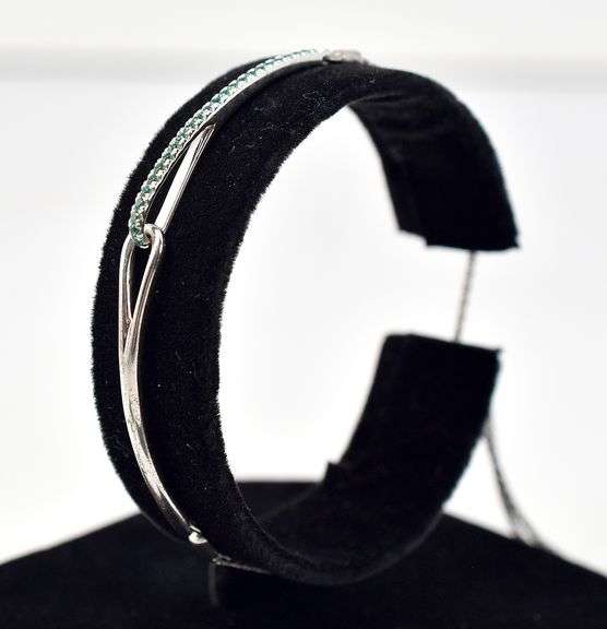 Unique Green Stone Looped Adjustable Bracelet in Sterling Silver 5grams