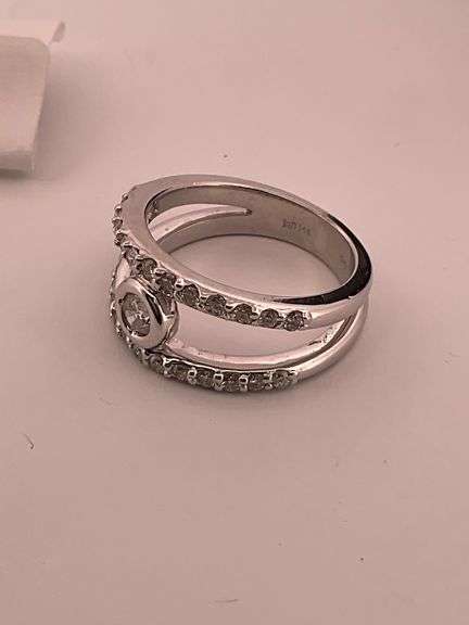 14K WHITE GOLD DIAMOND BAND / RING
